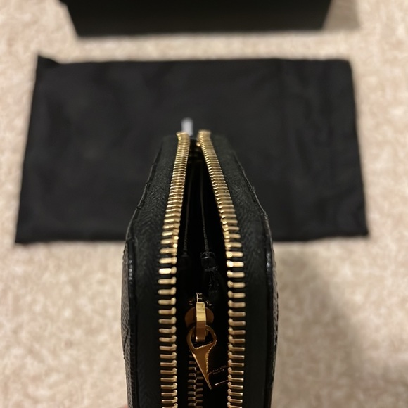 SAINT LAURENT CASSANDRE MATELASSÉ ZIP AROUND WALLET - Picture 6 of 16